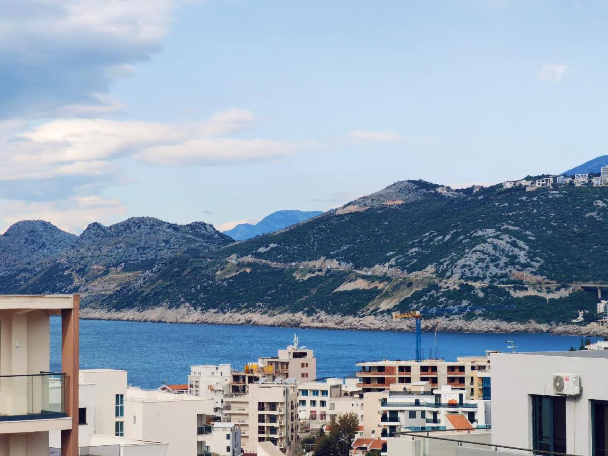 Mialex Apartments Dobra Voda Luaran gambar