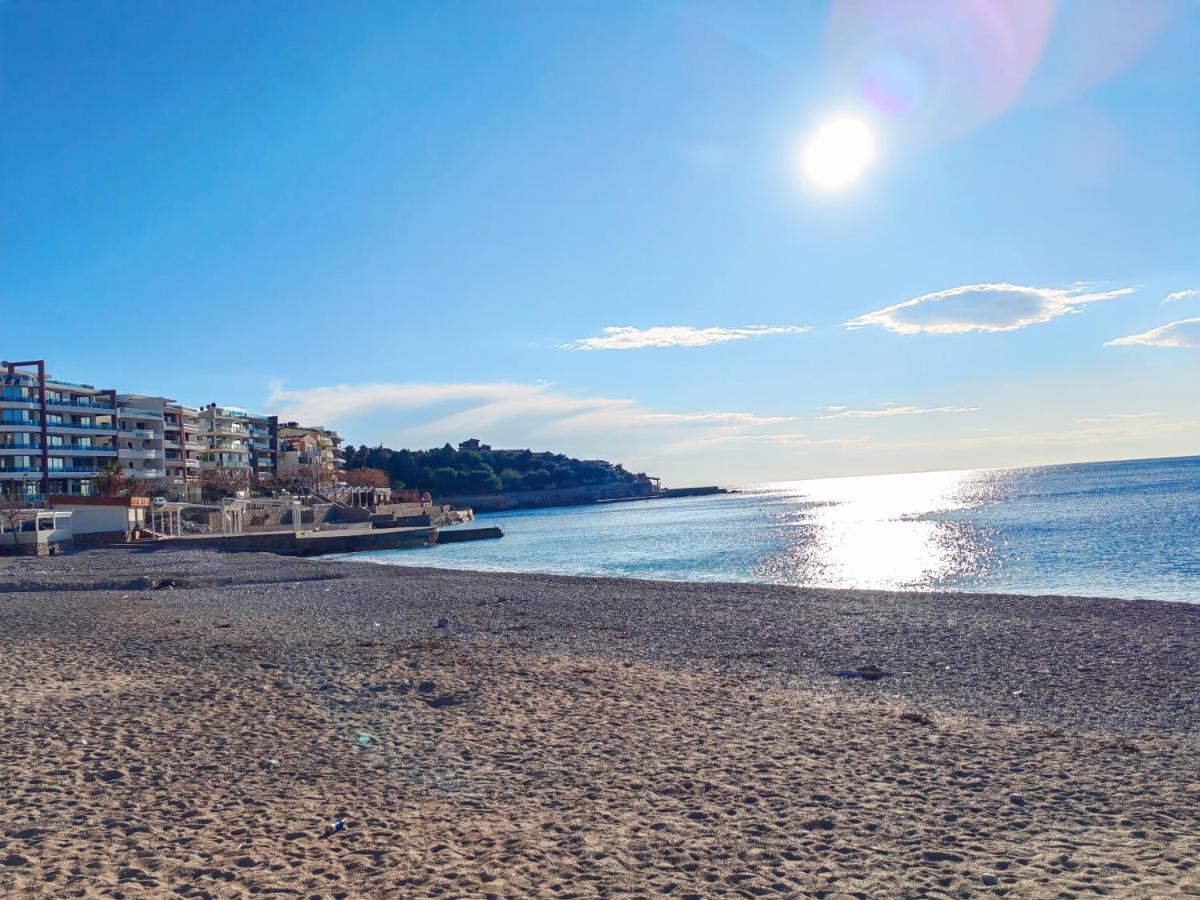 Mialex Apartments Dobra Voda Luaran gambar